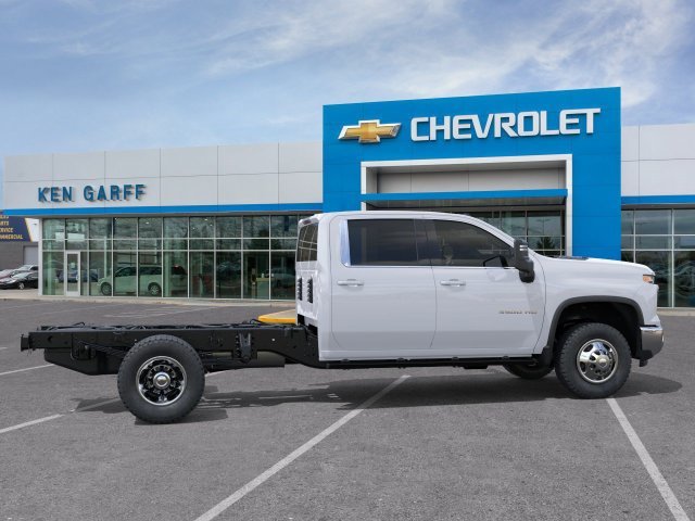 New 2026 Summit White Chevrolet LT image 5