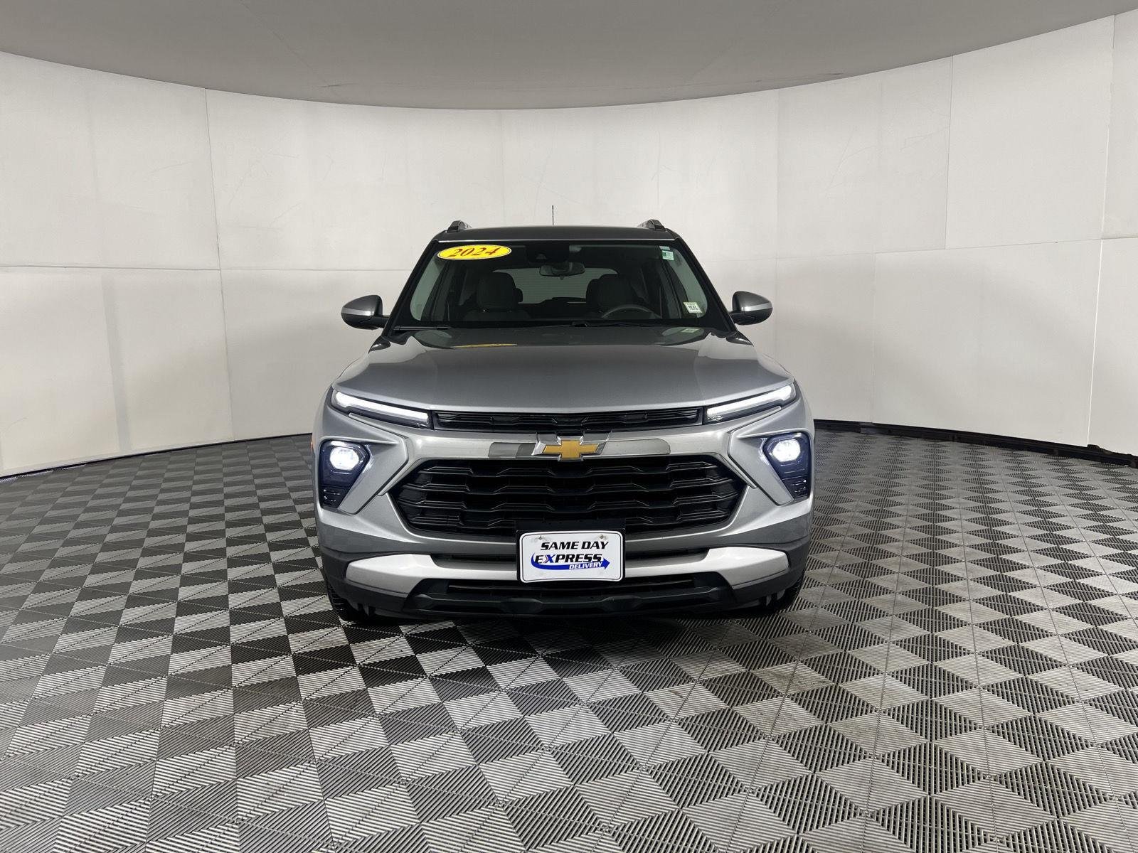 Used 2024 Sterling Gray Metallic Chevrolet LT image 36