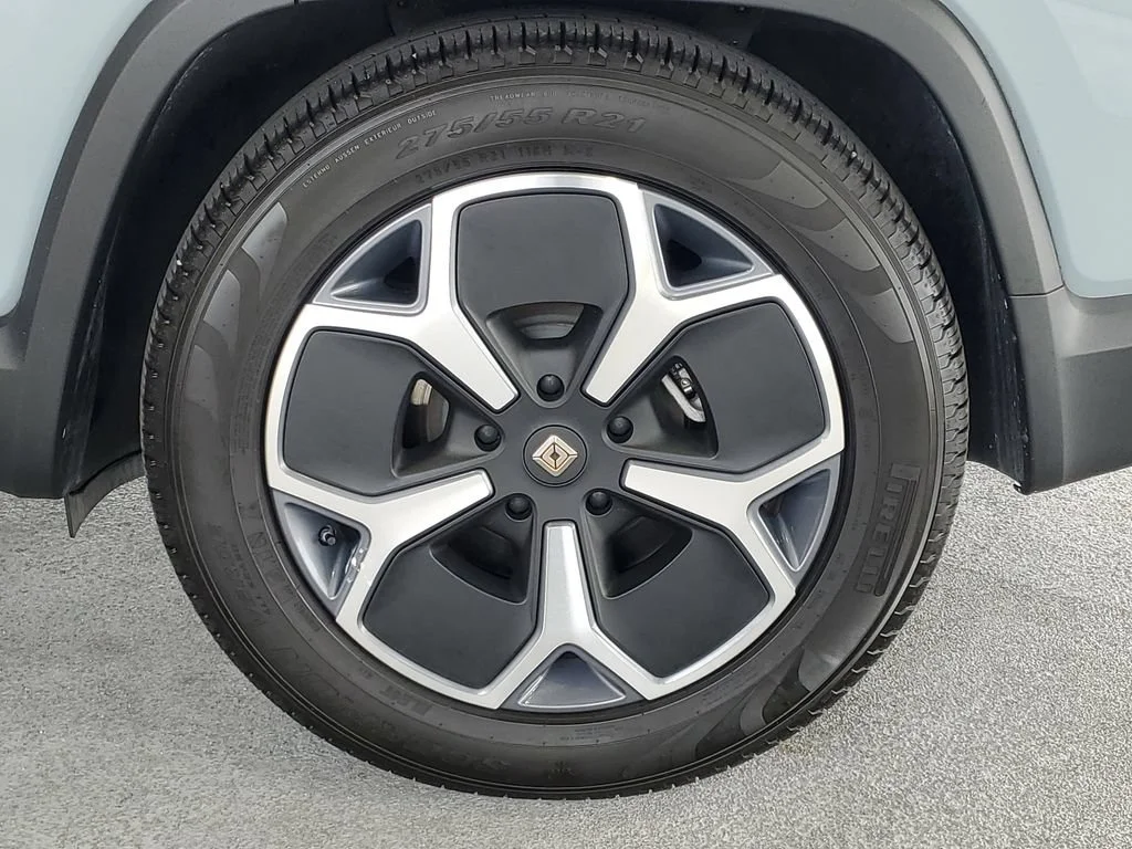 Used 2024  Rivian Adventure image 7