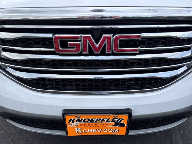 Used 2018 SUMMIT WHITE GMC SLE image 31