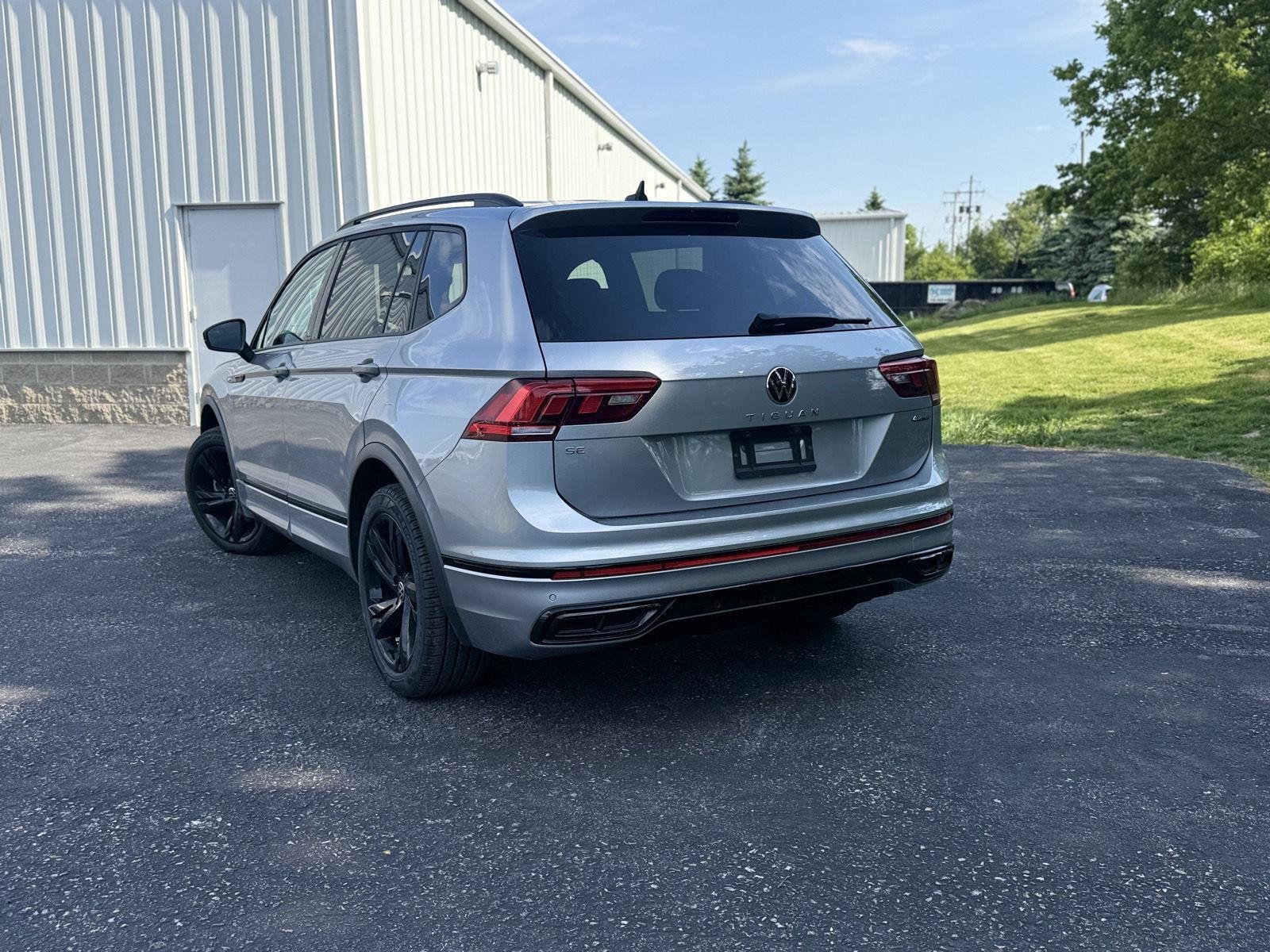 Used 2024 Pyrite Silver Metallic Volkswagen SE R-Line Black image 2