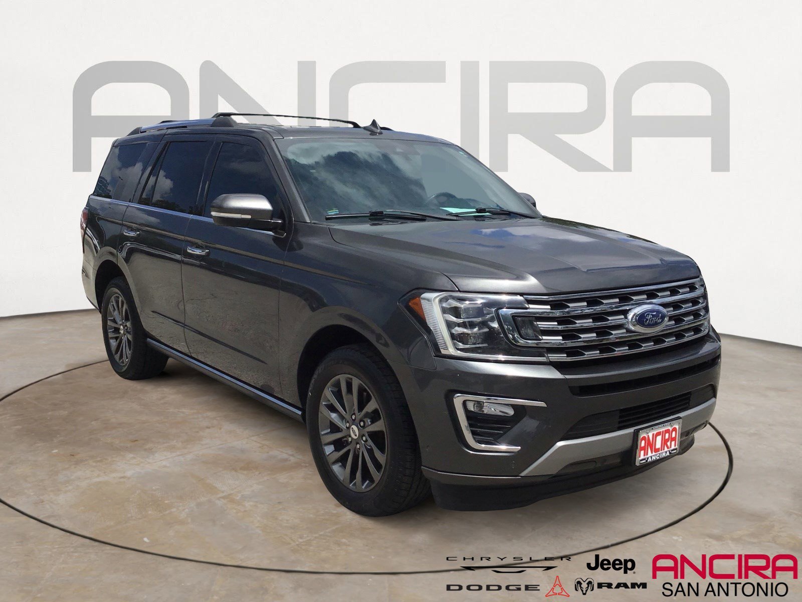 2021 Ford Expedition Limited's photo