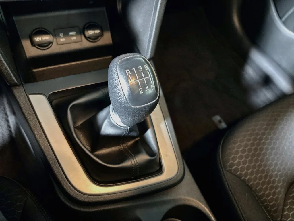 Used 2019 Silver Hyundai SE image 17