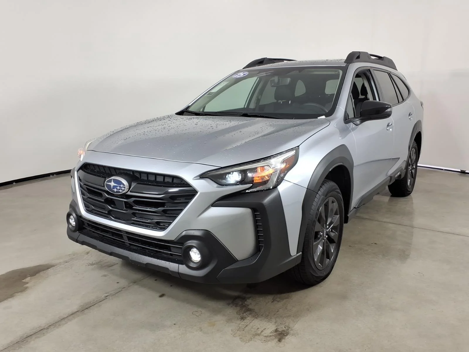 Certified Used 2025 Ice Silver Metallic Subaru Onyx Edition image 19