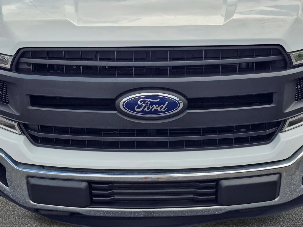 Used 2020 White Ford XL image 3
