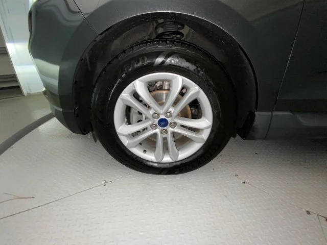 Used 2020 Gray Ford SEL image 10