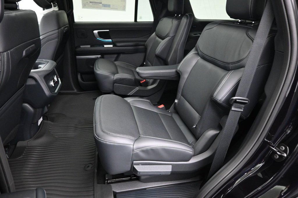New 2027 Agate Black Metallic Ford Platinum image 21