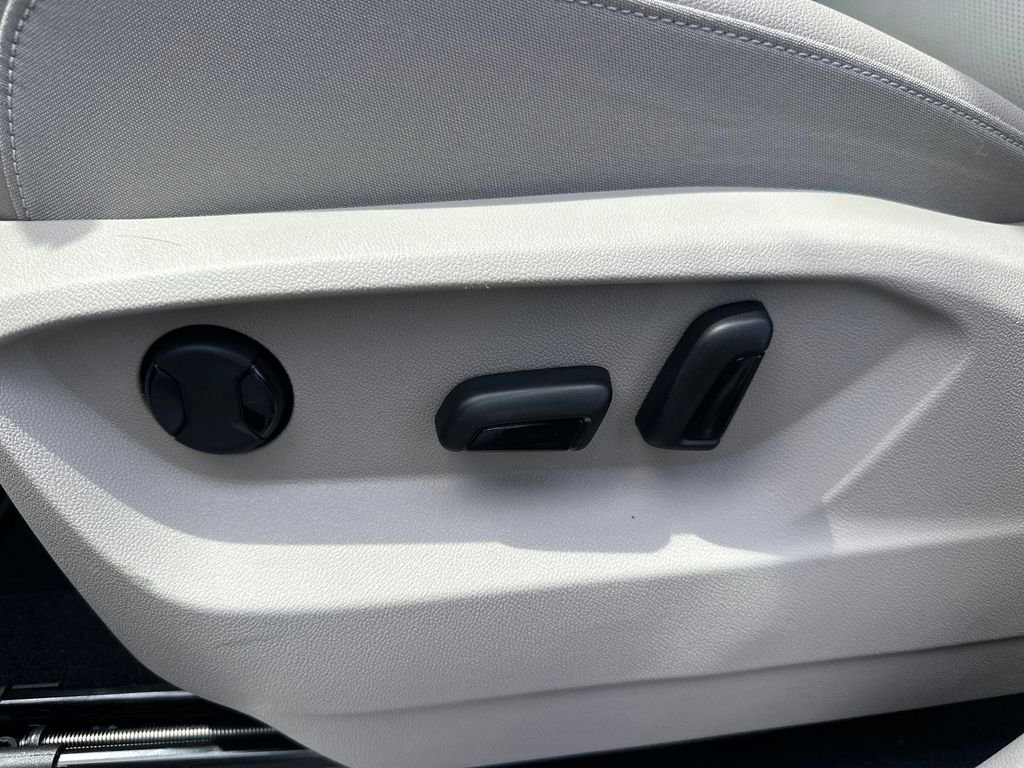 New 2026  Volkswagen 2.0T SE w/Technology image 13