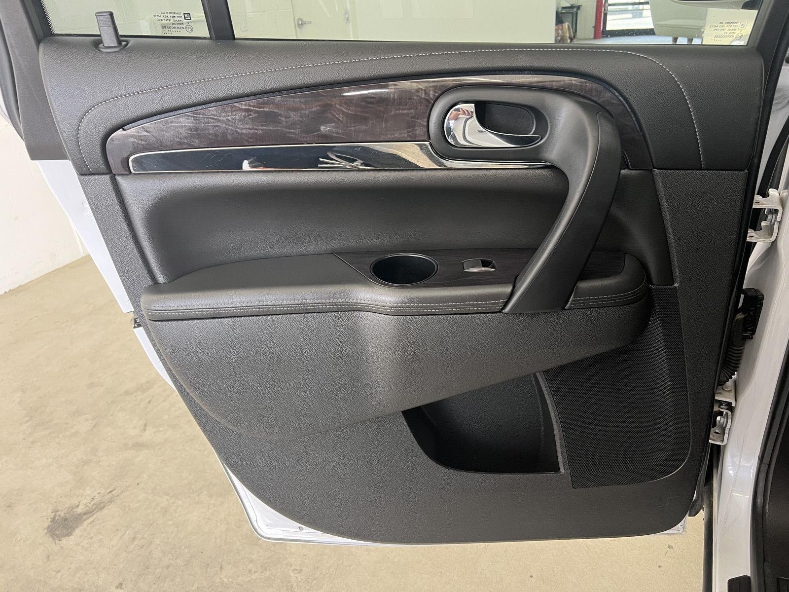 Used 2017 White Frost Tricoat Buick Premium image 24