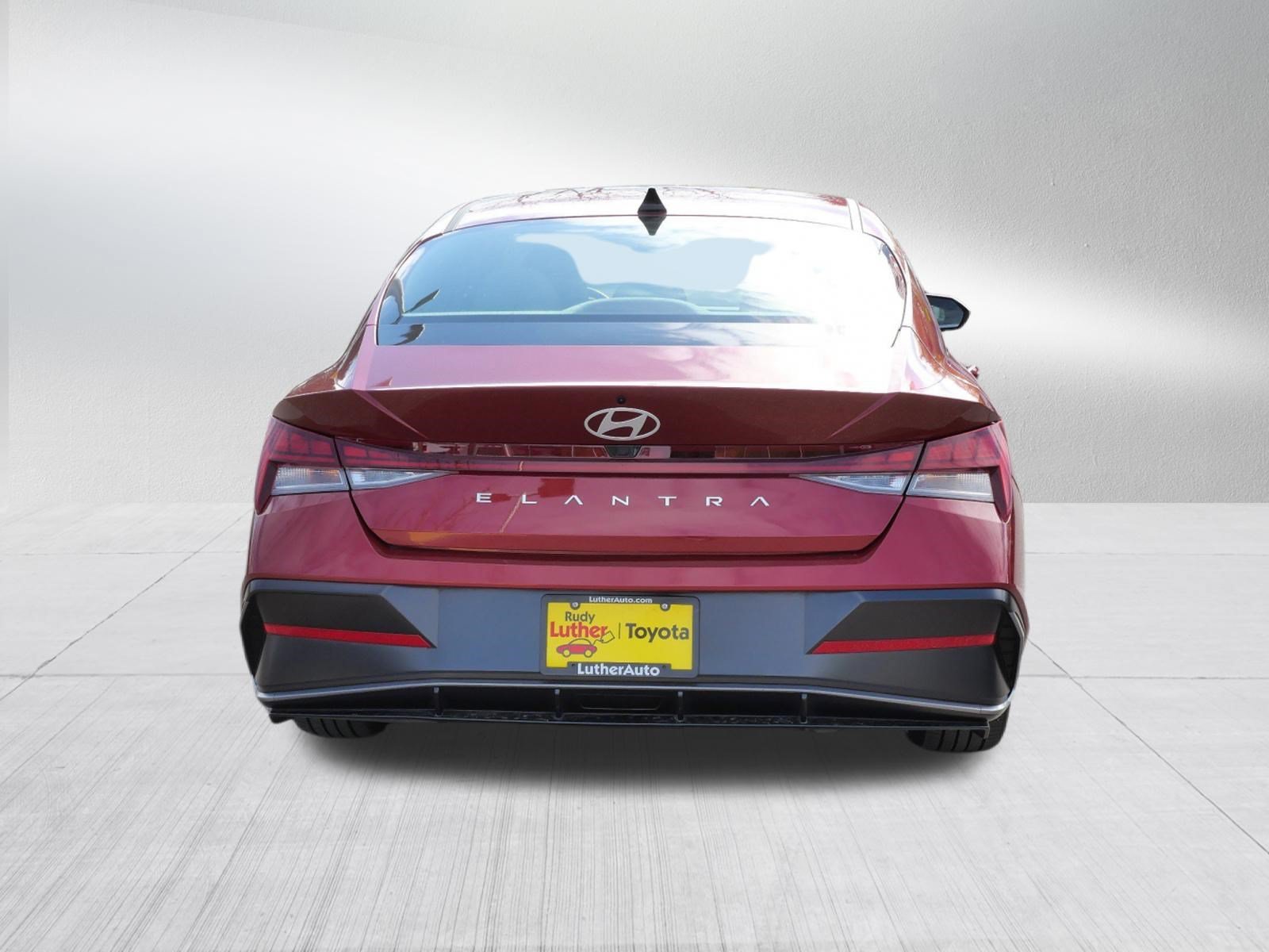 Used 2025 Ultimate Red Hyundai SEL Convenience image 6