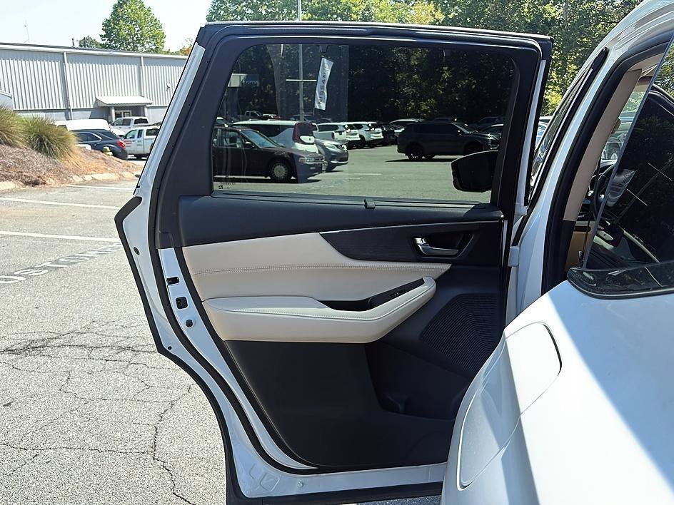 Used 2022 Platinum White Acura w/Advance Package image 21