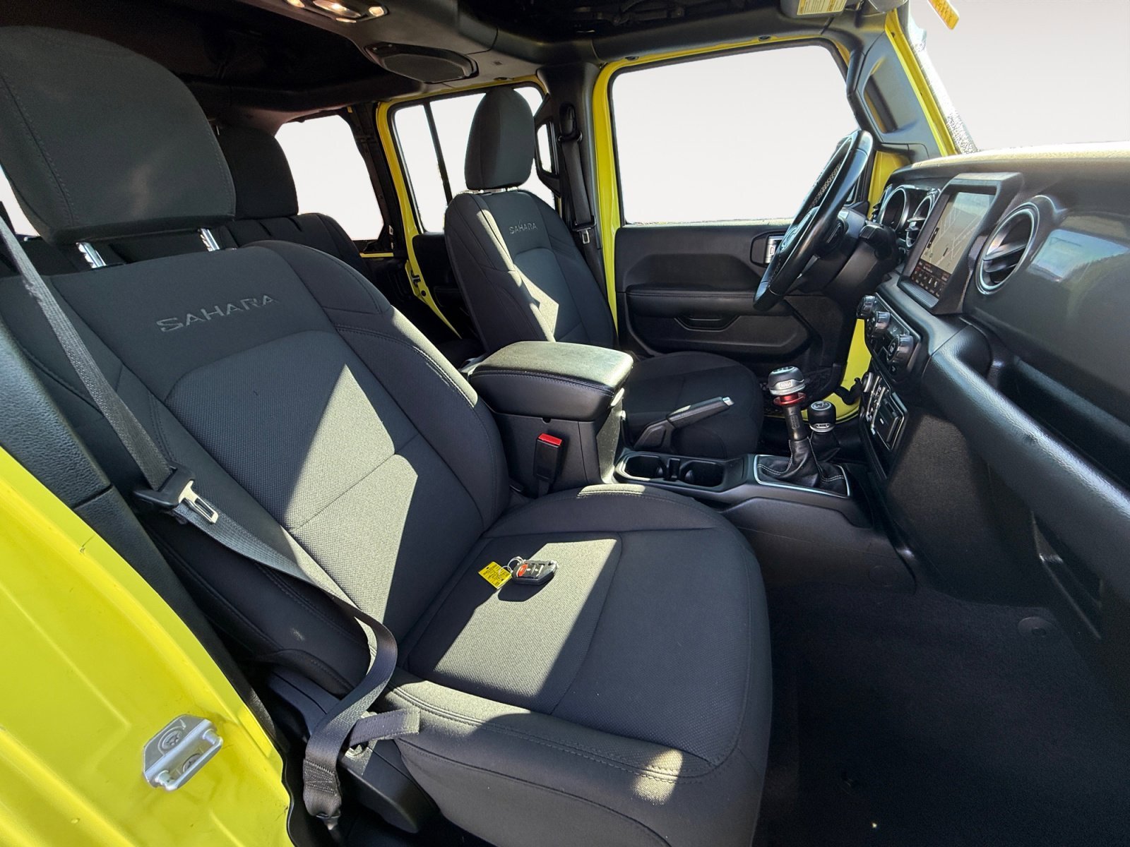 Used 2022 High Velocity Clearcoat Jeep Unlimited Sahara image 19