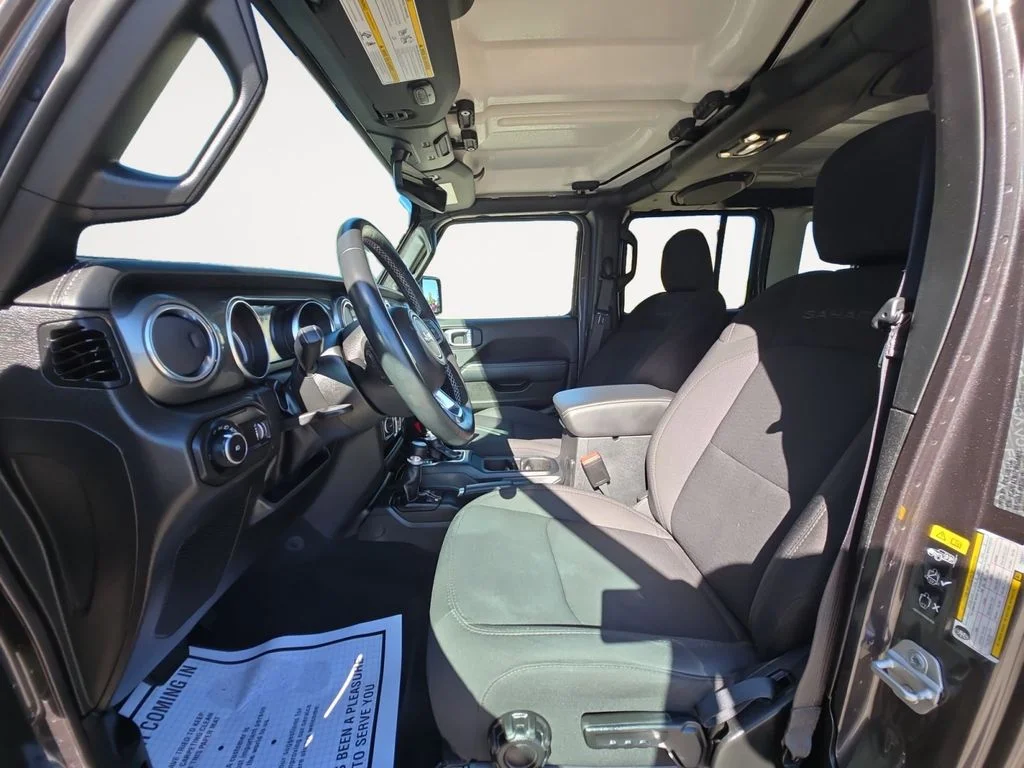 Used 2023 Gray Jeep Sahara image 10