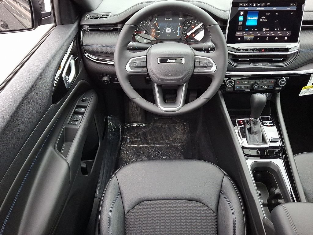 New 2026 Black Jeep Latitude image 6