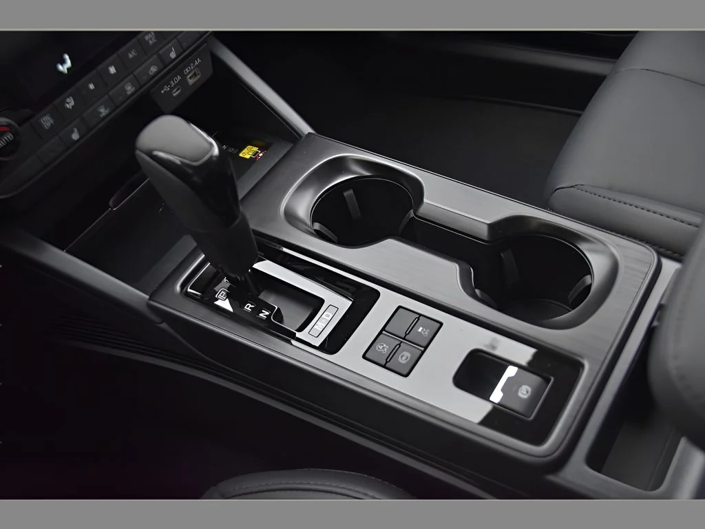 New 2026 CRYSTAL WHITE PEARL Subaru Premium image 33