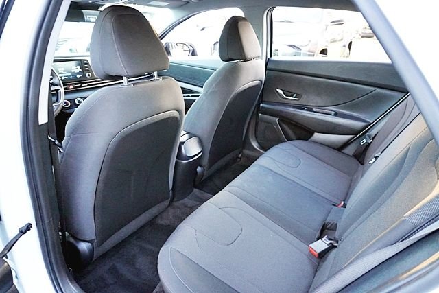 Used 2021 Gray Hyundai SE image 15