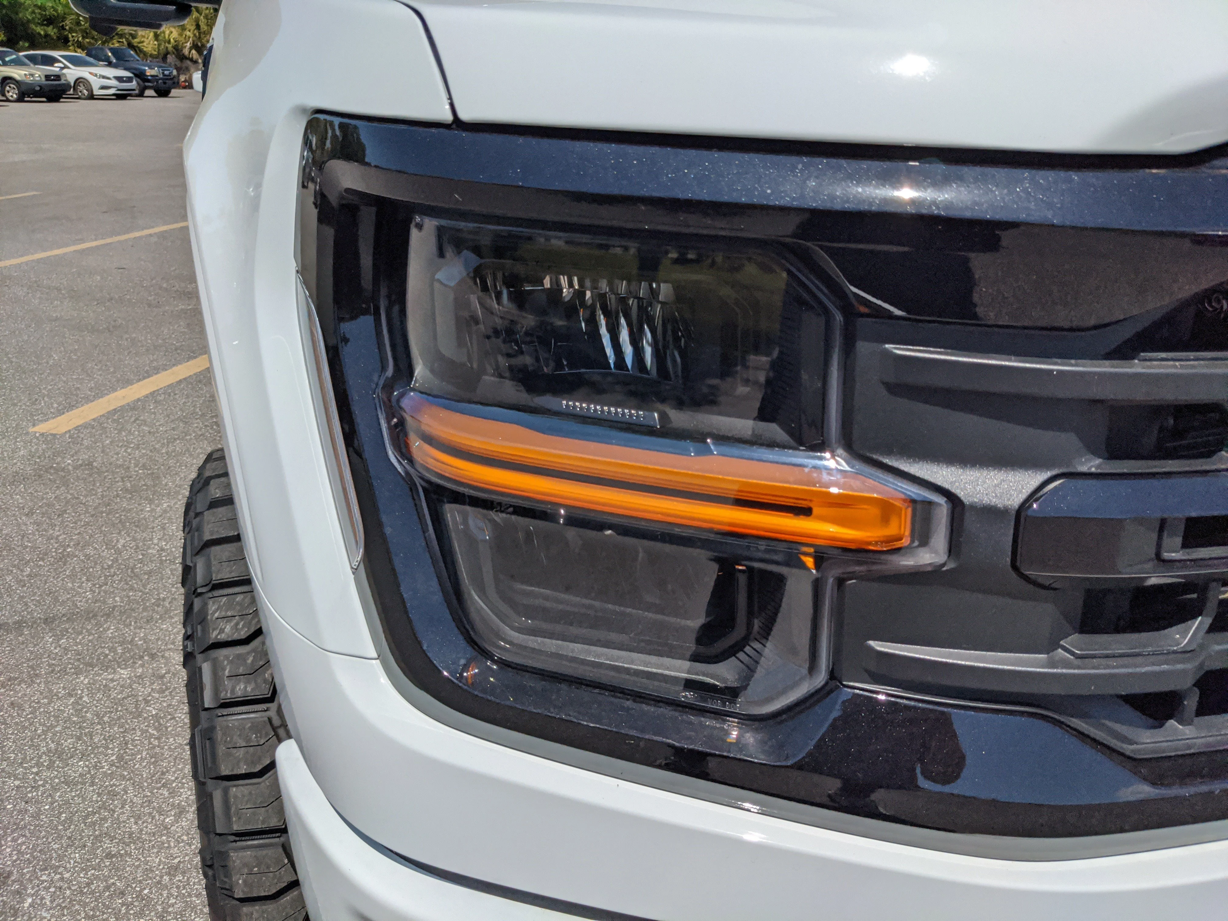 New 2026 Oxford White Ford XLT image 9