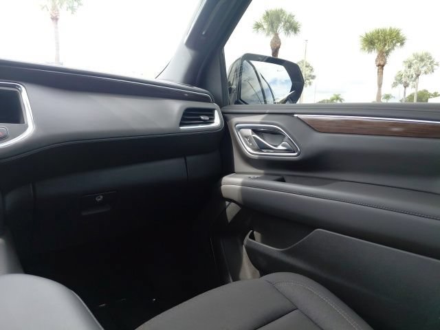 Used 2024 Onyx Black GMC SLE image 17