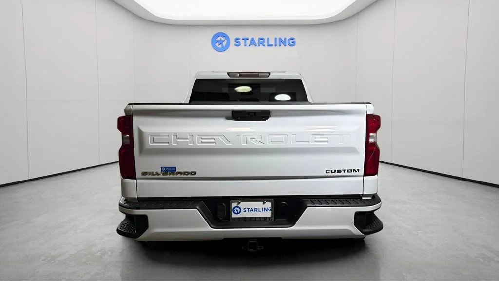 Used 2020 SUMMIT WHITE Chevrolet Custom image 8