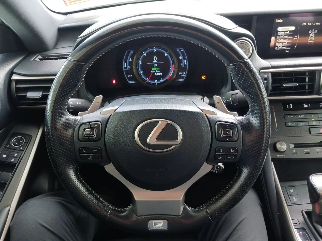 Used 2020 White Lexus 300 image 17
