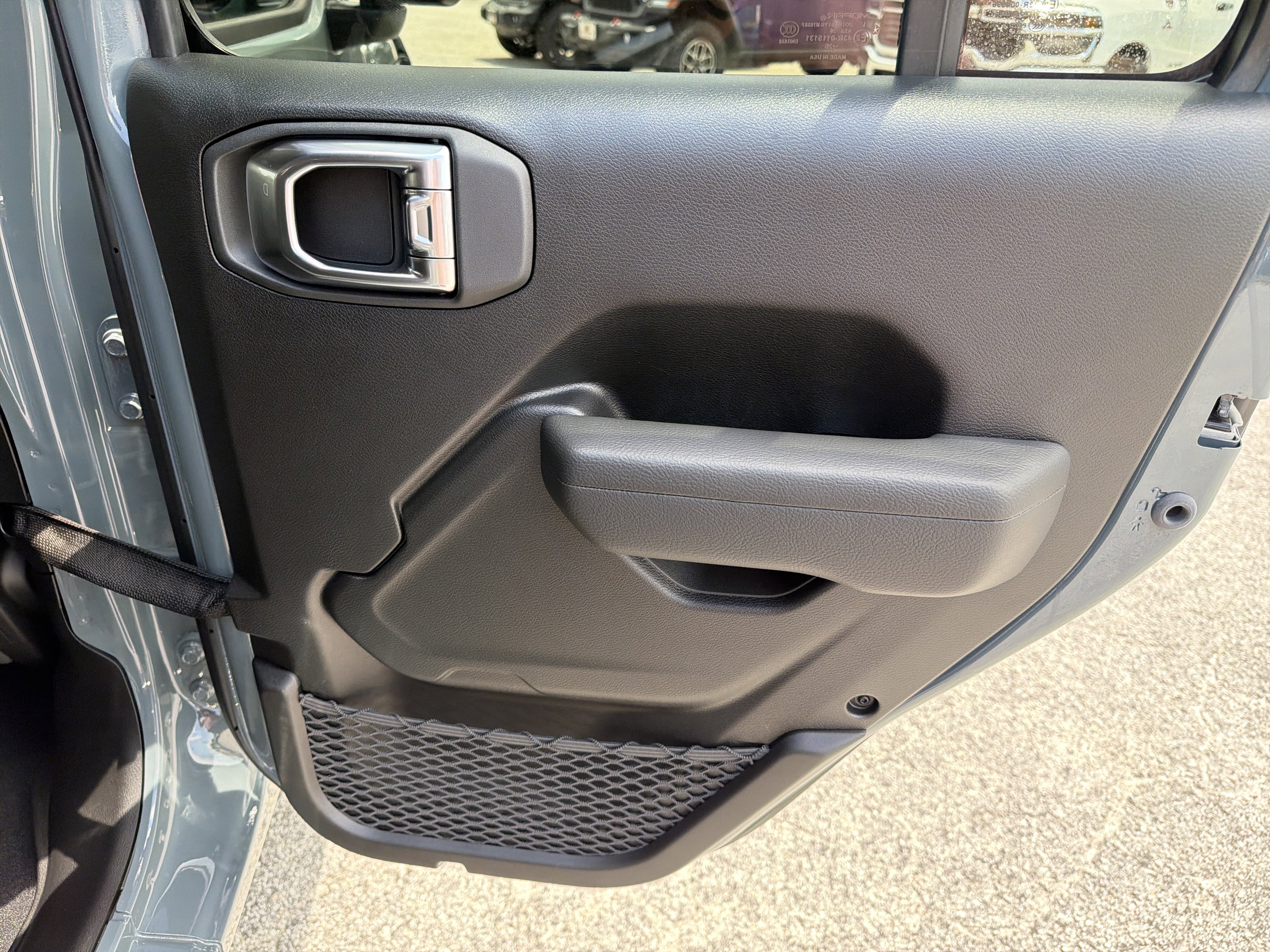 New 2026 Anvil Clear-Coat Exterior Paint Jeep Sport S image 17