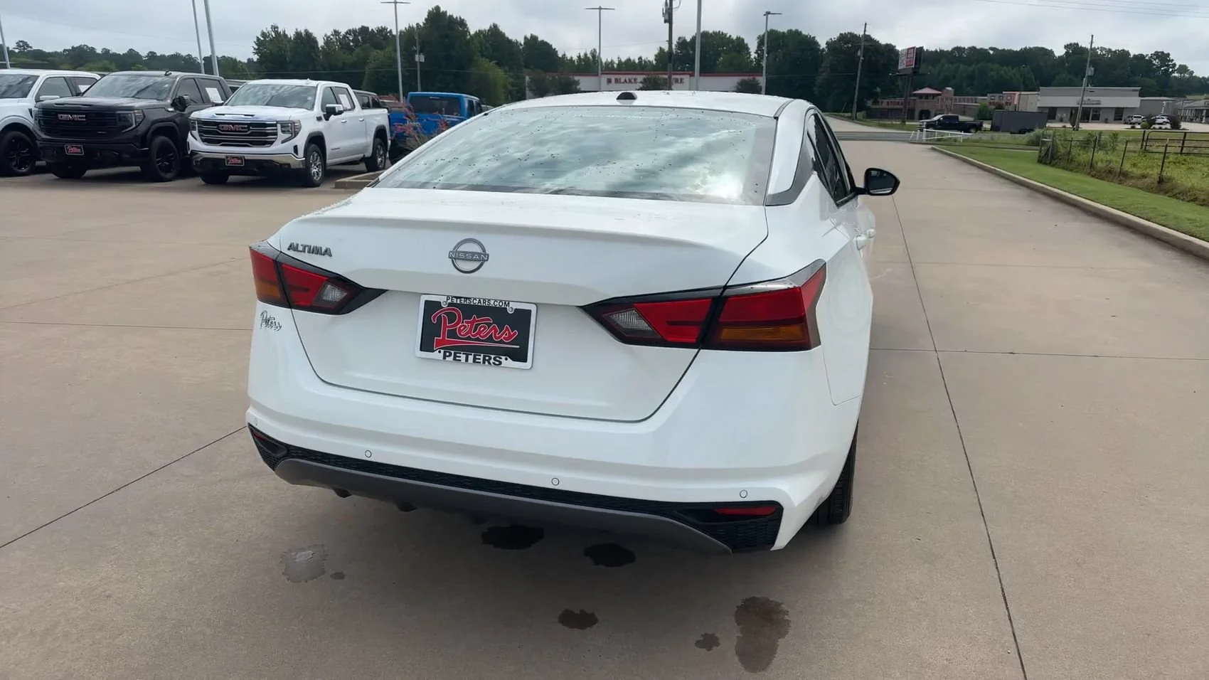 Used 2026 Glacier White Nissan SV image 8