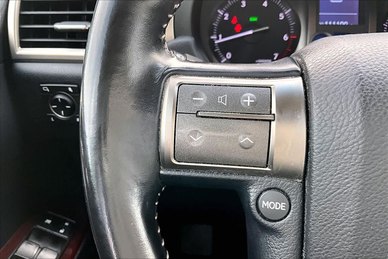 Used 2018 Silver Lining Metallic Lexus Premium image 24