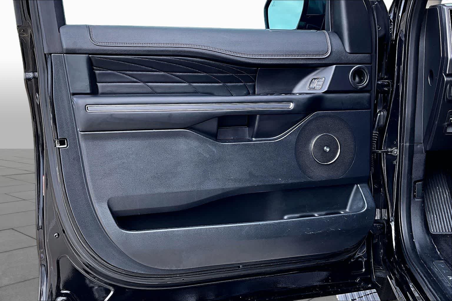 Used 2019 Agate Black Metallic Ford Platinum image 21