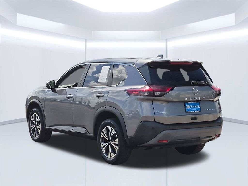 Used 2022 Gray Nissan SV image 3
