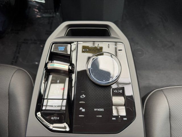 2026 BMW iX 60 - Photo 19