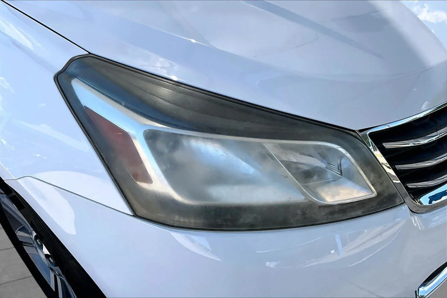 Used 2016 Summit White Chevrolet LT image 28