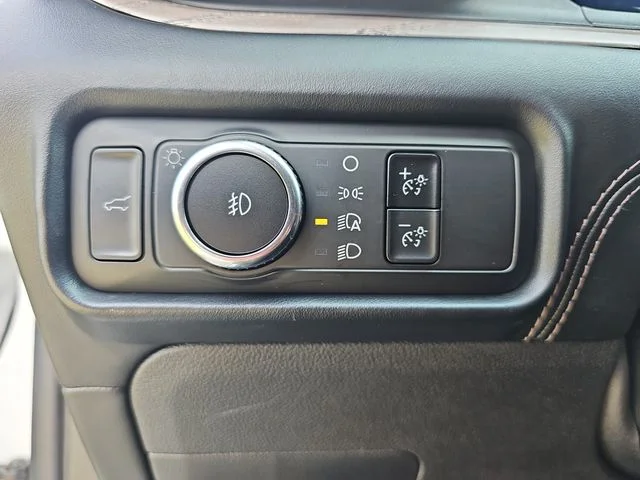Used 2023 White Ford Platinum image 24