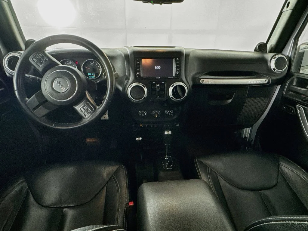 Used 2013 Billet Metallic Clearcoat Jeep Unlimited Sahara image 26