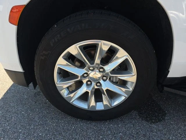 Used 2023 White Chevrolet Premier image 33