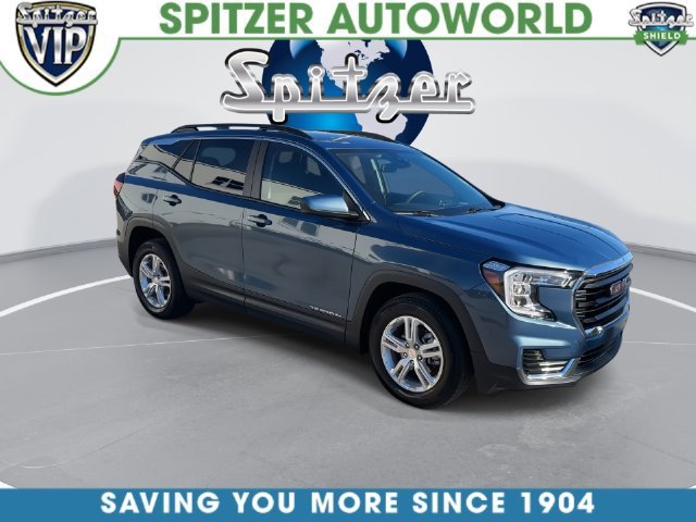 Certified Used 2024 Downpour Metallic GMC SLE image 3