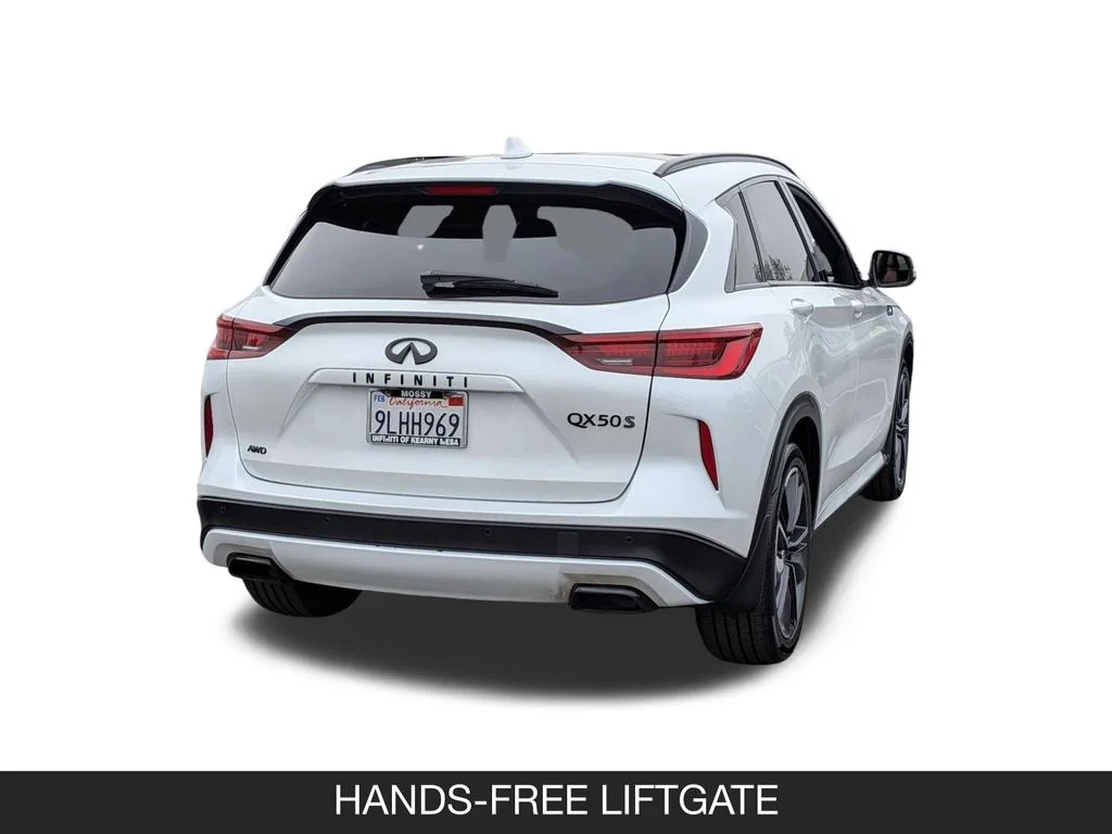 Used 2023 White INFINITI SPORT image 8