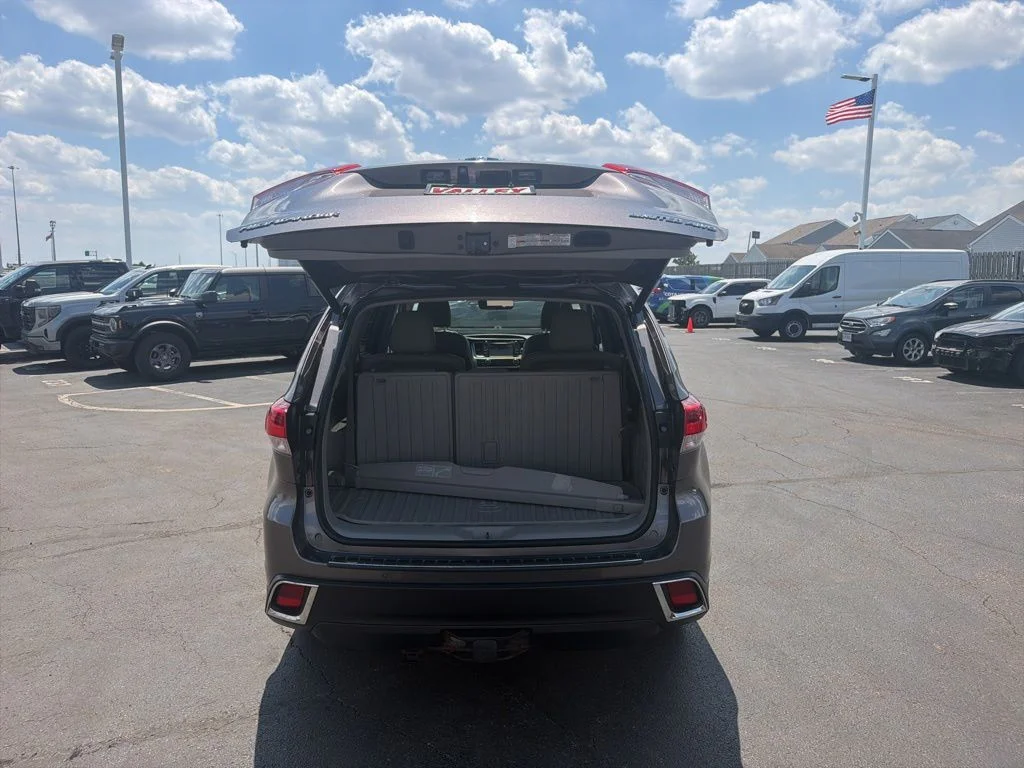 Used 2018 Gray Toyota Limited image 46