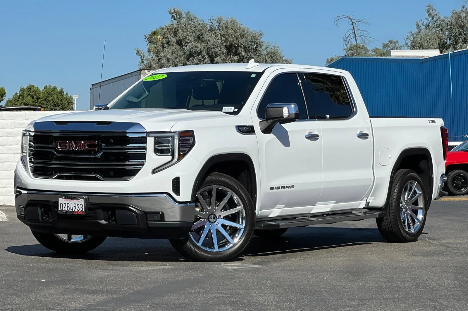 Used 2022 Summit White GMC SLT image 8