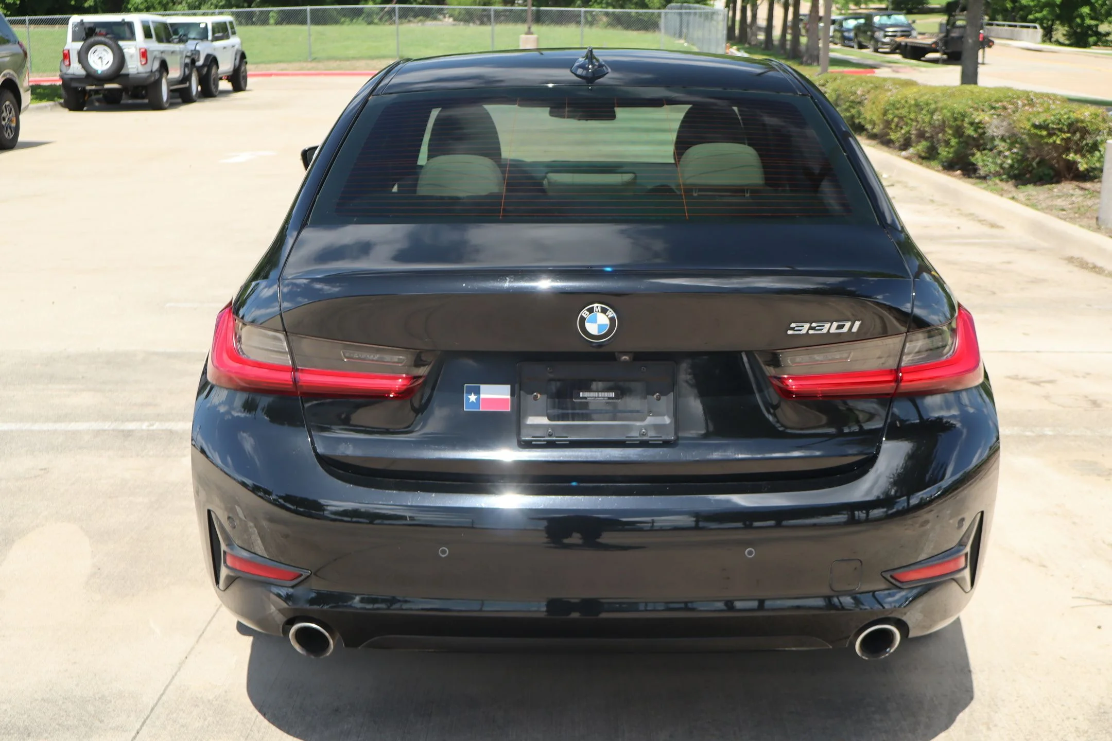 Used 2021 Black BMW 330i image 4