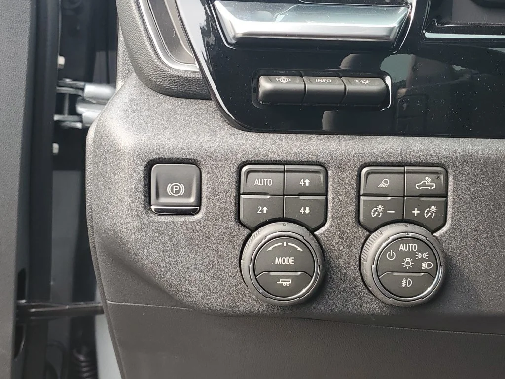New 2026 Sterling Gray Metallic Chevrolet High Country image 7