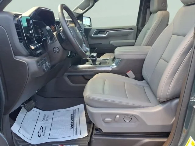 Used 2025 Cypress Gray Chevrolet LTZ image 17