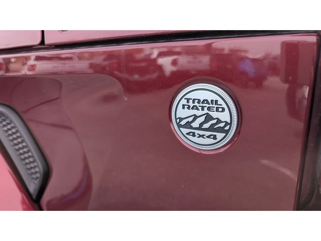 Used 2021 Snazzberry Pearlcoat Jeep Overland image 37