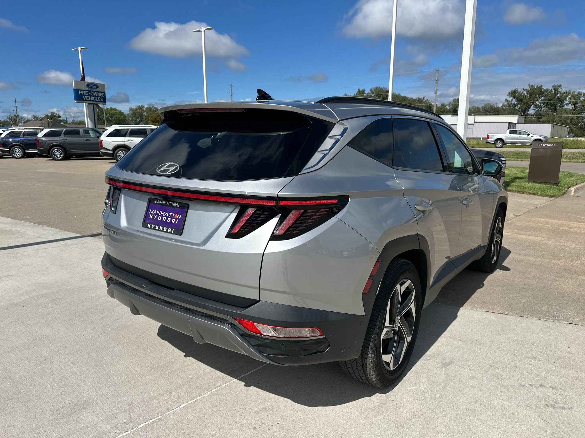 Used 2022 Shimmering Silver Hyundai Limited image 10