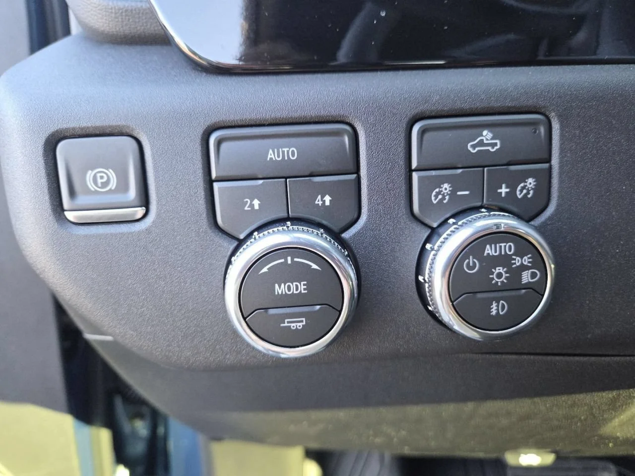 Used 2026 Downpour Metallic GMC Elevation image 5