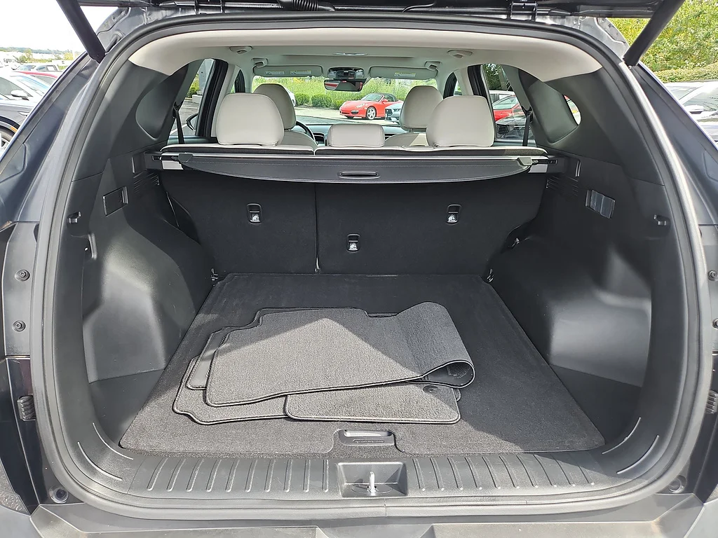 Used 2023 Phantom Black Pearl Hyundai SEL image 8