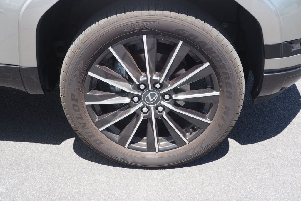 Used 2025 Silver Lexus 550 Luxury+ image 10