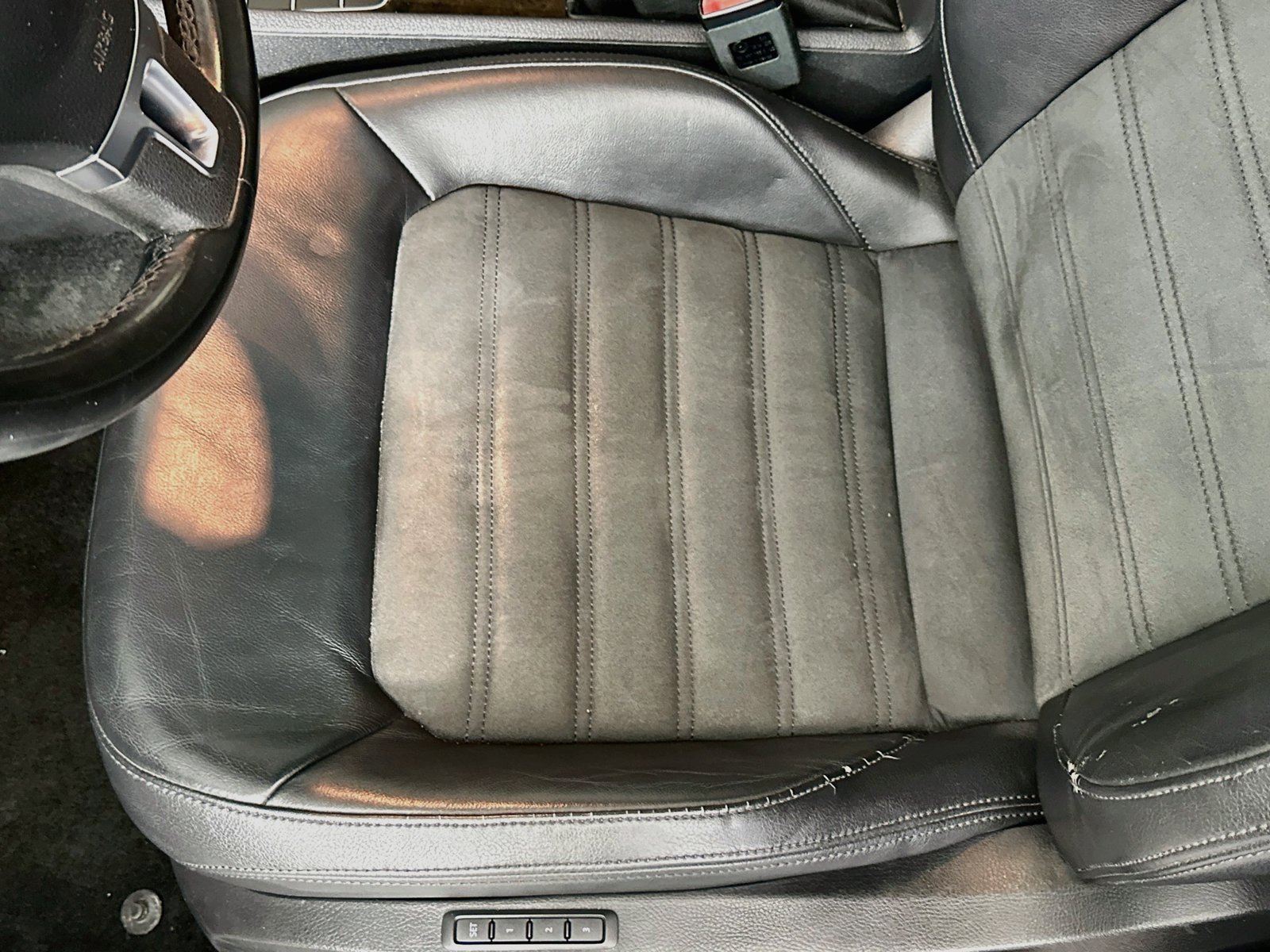 Used 2015 Titanium Volkswagen TDI SEL Premium image 19