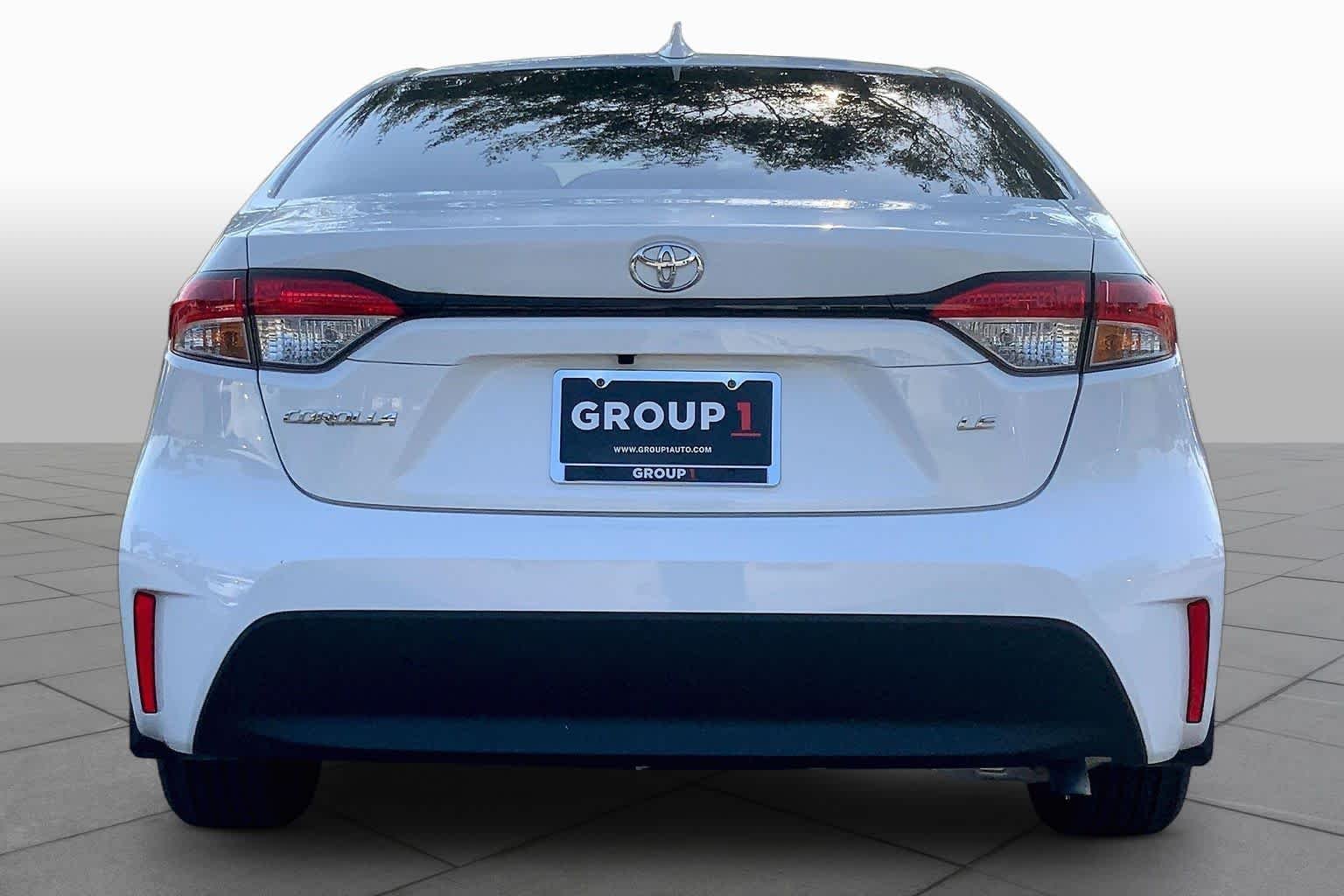 Used 2025 Ice Cap Toyota LE image 5