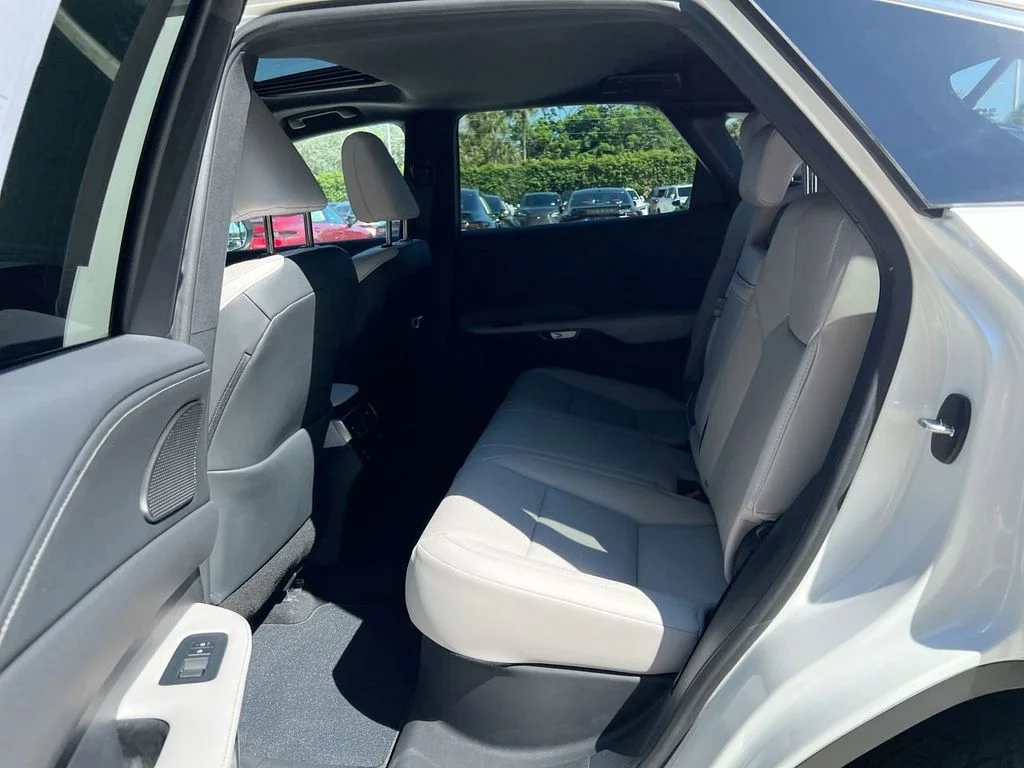 Used 2024 White Pearl Lexus 350 Premium Plus image 19