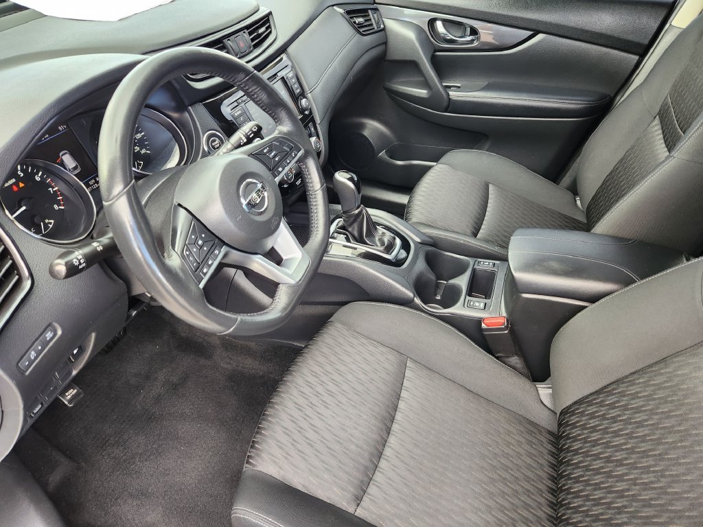 Used 2018 White Nissan SV image 10